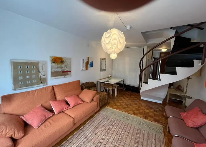 Duplex En Estacion De Manzaneda アパート *