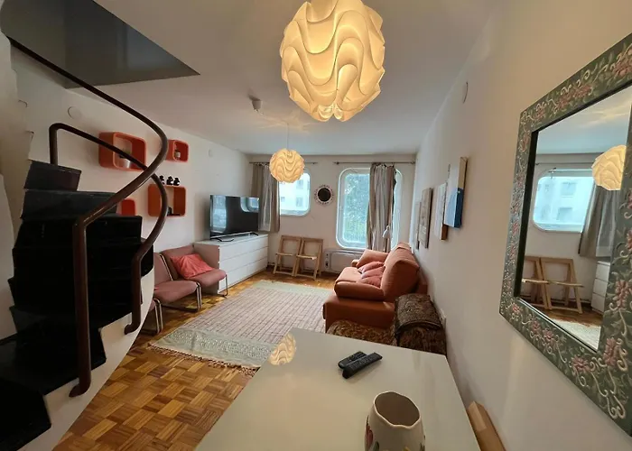 Duplex En Estacion De Manzaneda アパート *